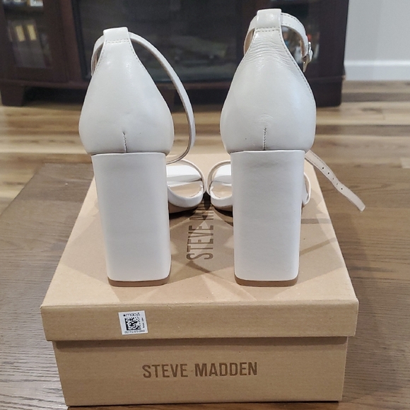 Steve Madden Bone Leather Heels - Picture 8 of 8